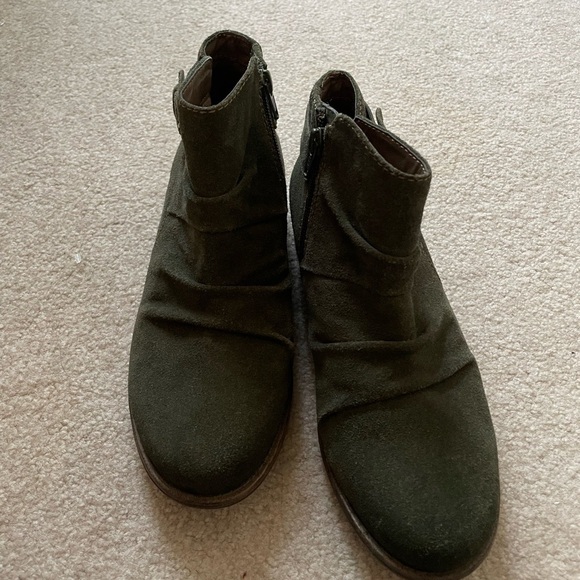 Earth Suede Western Ankle Boots Green size 7.5 - Picture 3 of 5